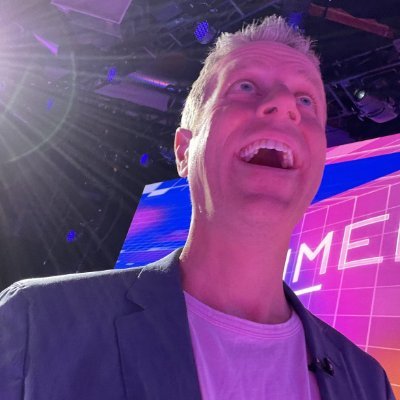 A tweet from Geoff Keighley.
